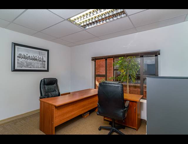 20M² OFFICE TO LET IN WELTEVREDEN PARK